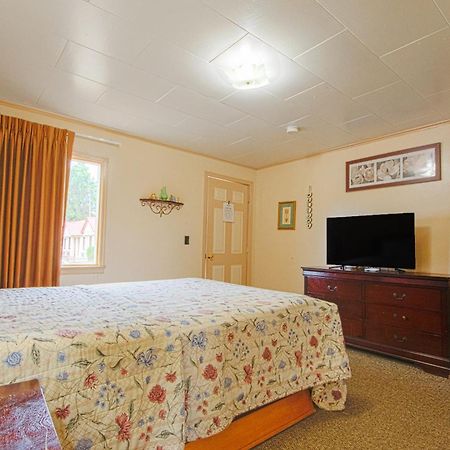 Sunflower Motel Hiawatha By Oyo Exterior photo