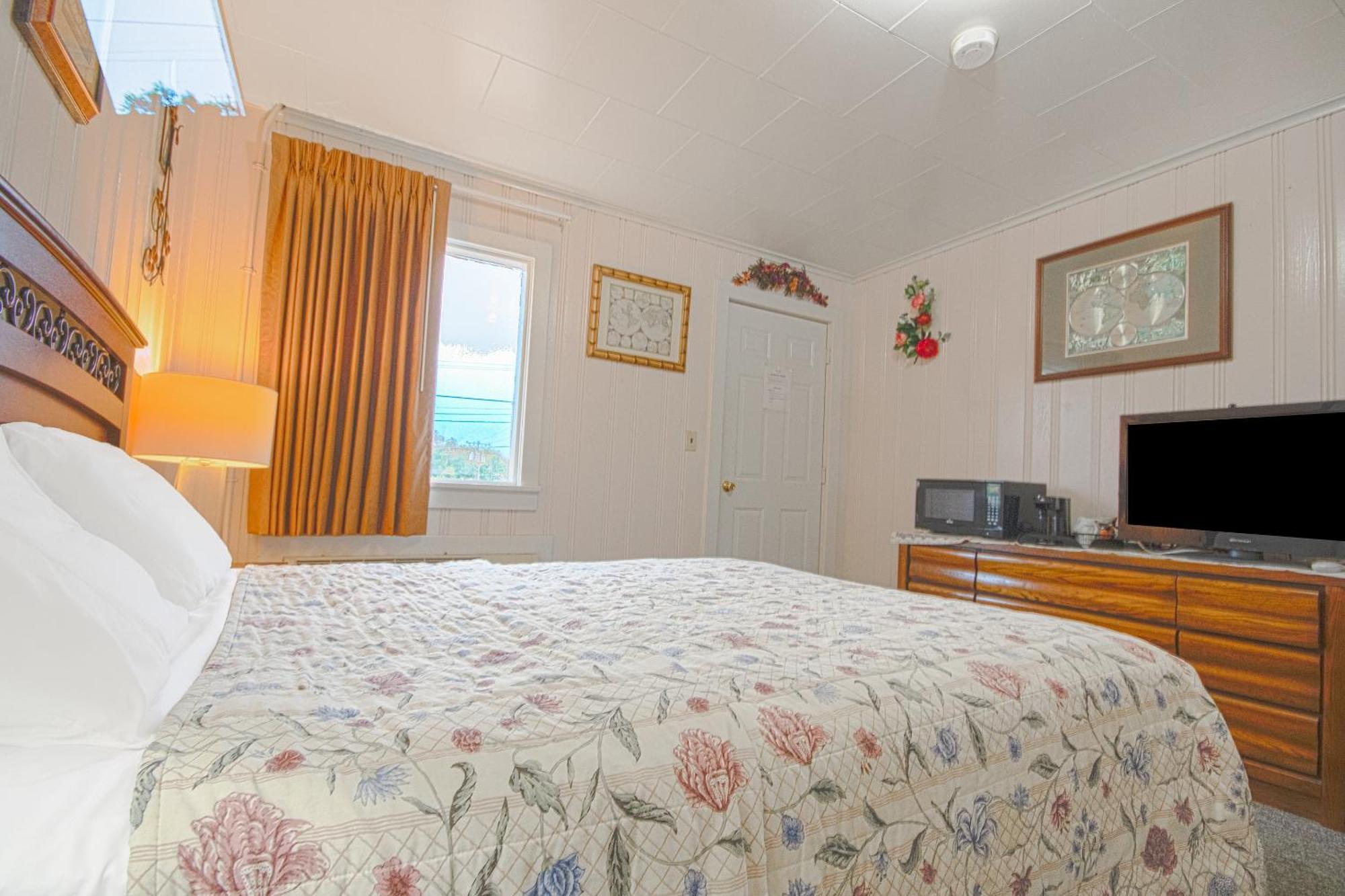 Sunflower Motel Hiawatha By Oyo Exterior photo